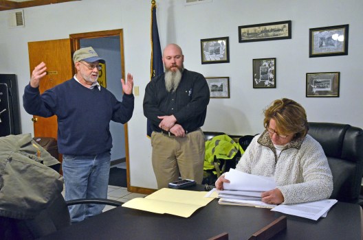 Crab Orchard residents ask for caution lights at dangerous intersection